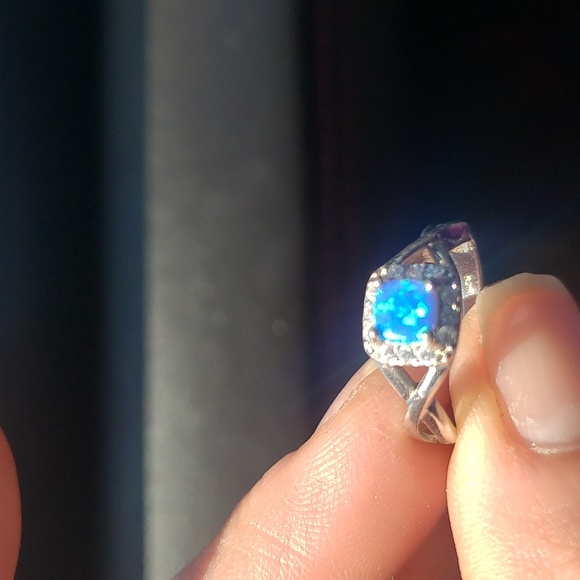 Blue Opal and diamond silver ring - Picture 2 of 6